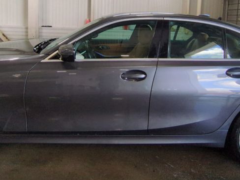 Used 2020 BMW 330i xDrive Sedan w/ Convenience Package AWD/4WD image 2