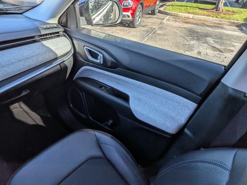 Used 2022 Jeep Compass Latitude AWD/4WD image 18