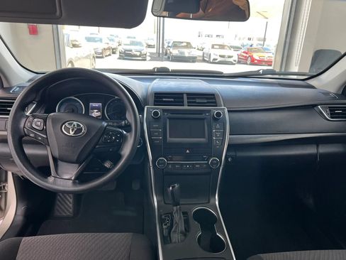 Used 2016 Toyota Camry LE FWD image 9