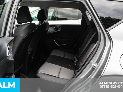 Used 2025 Kia Soul LX w/ LX Technology Package FWD image 18