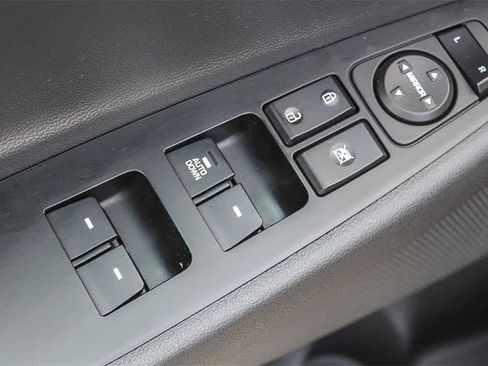 Used 2020 Hyundai Tucson SE w/ Cargo Package image 27