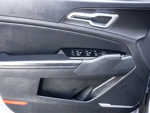 Used 2023 Kia Sportage EX image 10