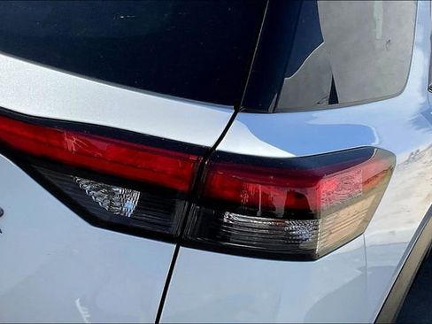 New 2026 Nissan Pathfinder SL image 11