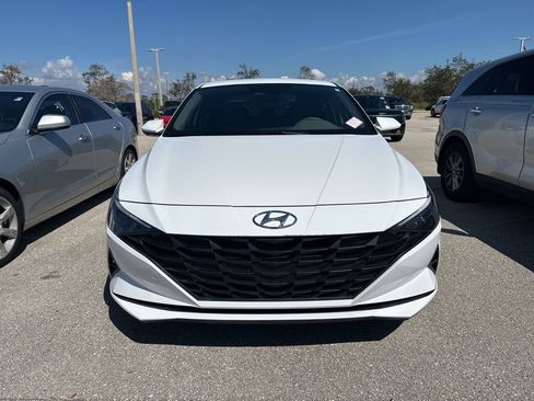 Used 2021 Hyundai Elantra Blue image 4