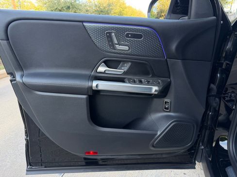 Certified 2025 Mercedes-Benz GLB 250 image 17
