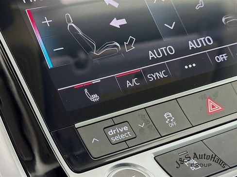 Used 2022 Audi Q8 Premium w/ Convenience Package image 26