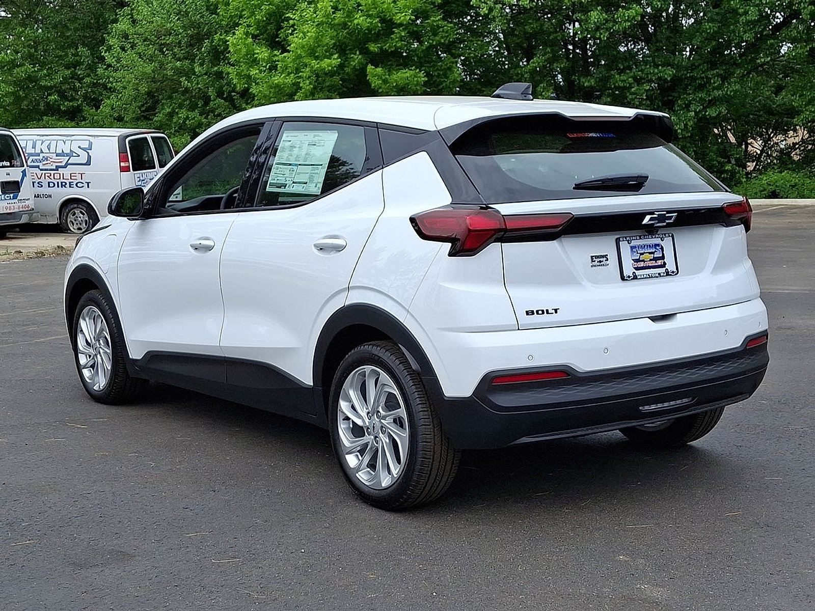 New 2027 Chevrolet Bolt LT w/ Comfort Package FWD image 11