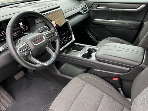 Used 2025 GMC Acadia Elevation image 10