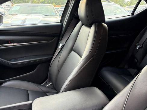 Used 2019 MAZDA MAZDA3 Hatchback w/ Preferred Package FWD image 11