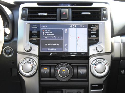 Used 2020 Toyota 4Runner SR5 Premium w/ Moonroof Package RWD image 22