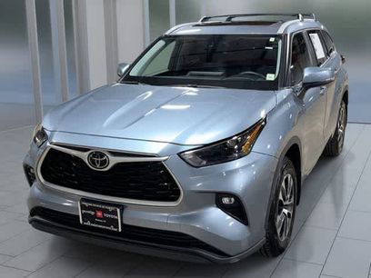 Used 2023 Toyota Highlander XLE