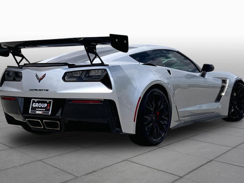 Used 2016 Chevrolet Corvette Z06 w/ 2LZ Preferred Equipment Group RWD image 12