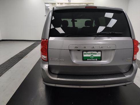 Used 2016 Dodge Grand Caravan SXT w/ Rear Park Assist Package FWD image 7