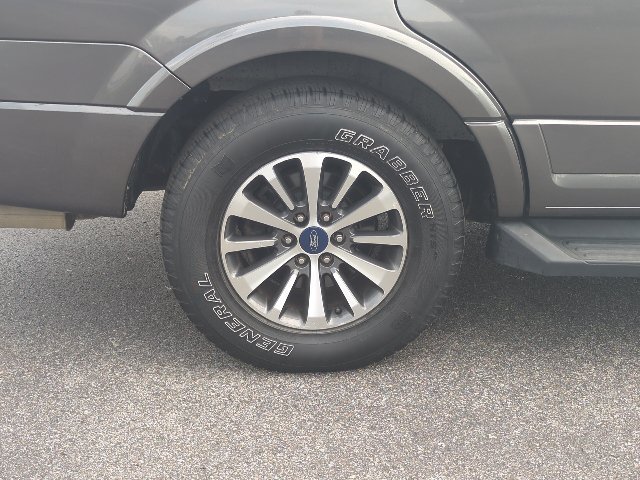 Used 2016 Ford Expedition XLT AWD/4WD image 31