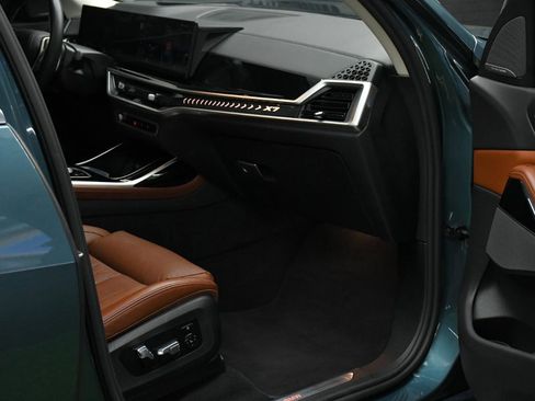 Used 2023 BMW X7 xDrive40i w/ Executive Package image 38
