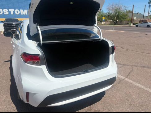 Used 2020 Toyota Corolla LE w/ LE Premium Package image 8