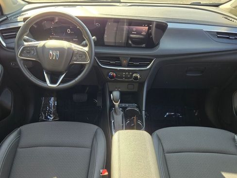 Certified 2025 Buick Encore GX Preferred FWD image 18