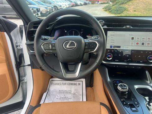 Used 2023 Lexus RZ 450e Premium image 13