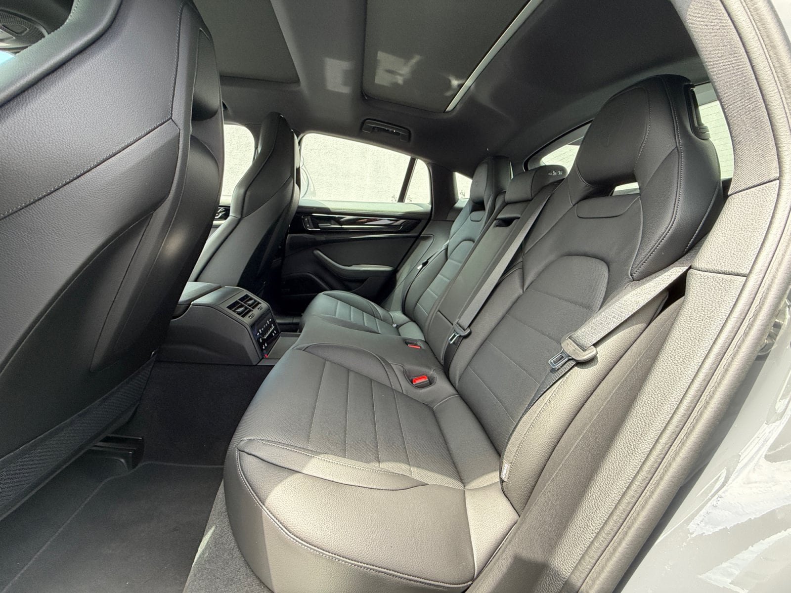 New 2026 Porsche Panamera 4 AWD/4WD image 18