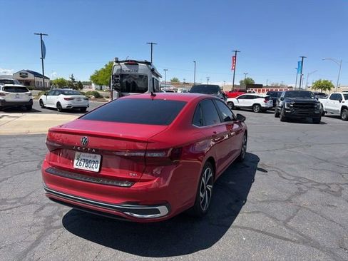 Used 2025 Volkswagen Jetta SEL FWD image 6