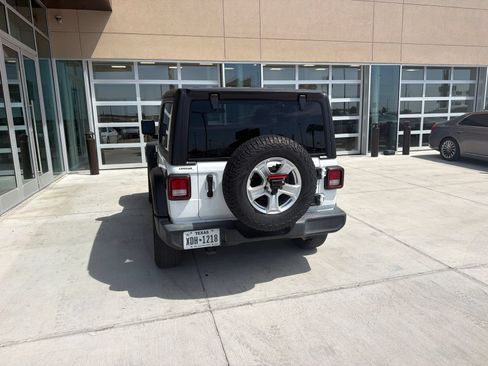 Used 2020 Jeep Wrangler Sport AWD/4WD image 7