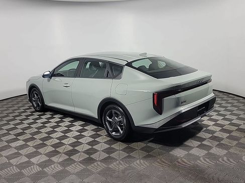 Used 2025 Kia K4 FWD image 10