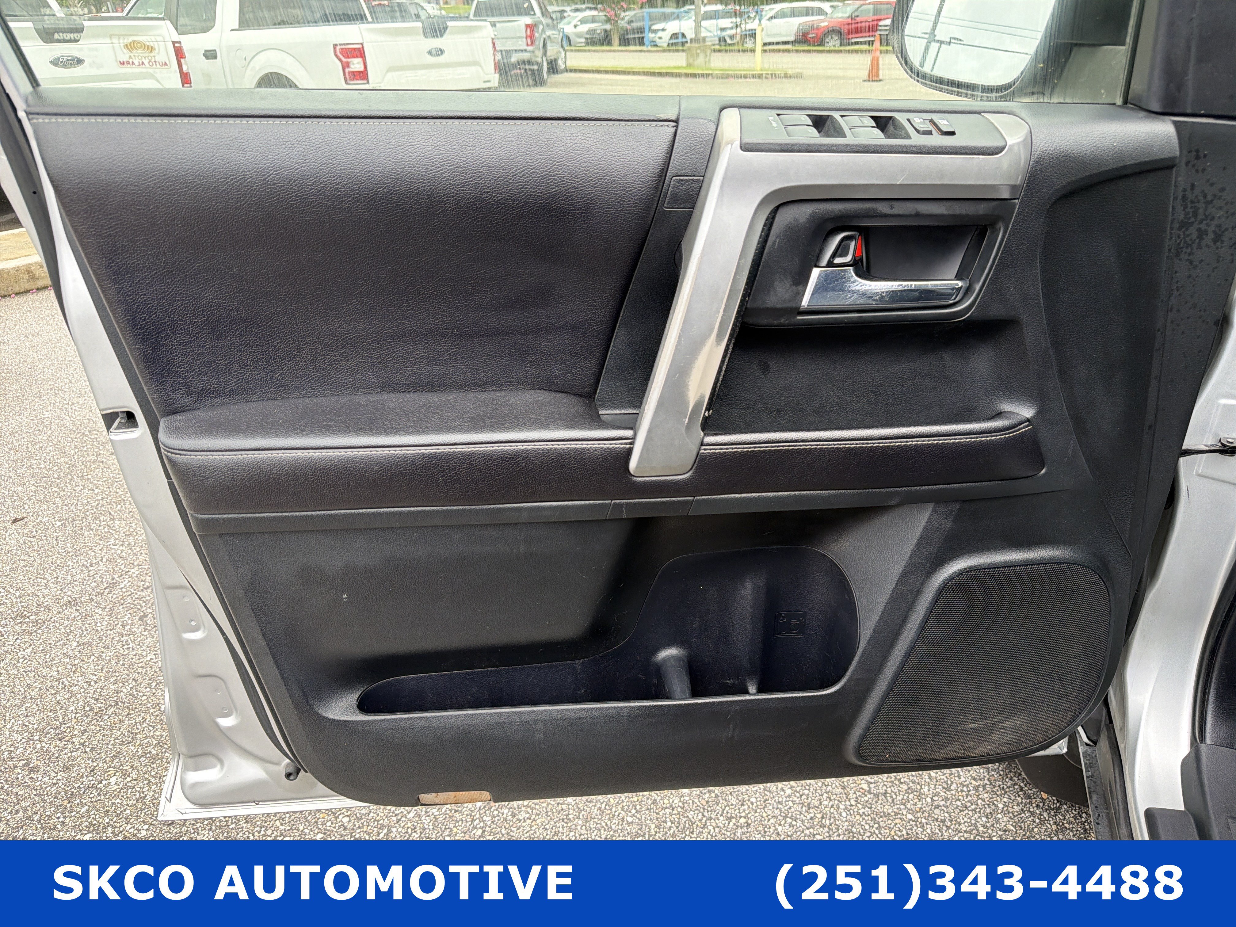 Used 2016 Toyota 4Runner SR5 RWD image 12