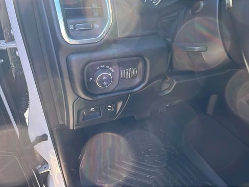 Used 2024 RAM 1500 Laramie image 24