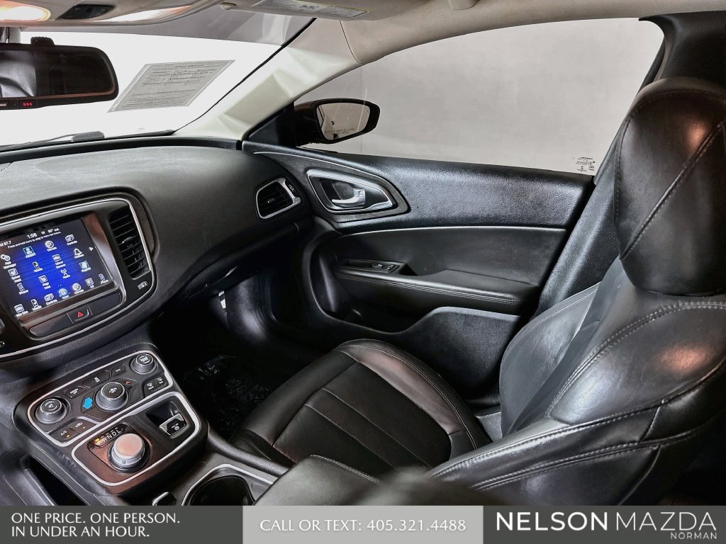 Used 2017 Chrysler 200 Limited Platinum FWD image 24