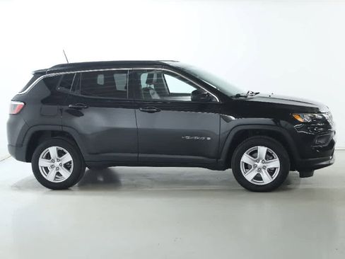 Used 2022 Jeep Compass Latitude w/ Sun and Sound Group image 11