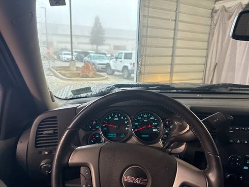 Used 2010 GMC Sierra 1500 SLE w/ Regional Value Package image 22