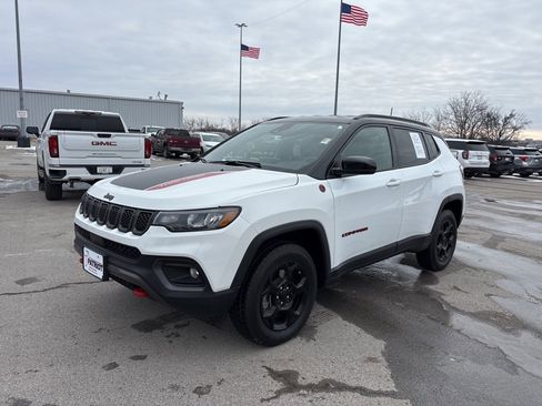 Used 2023 Jeep Compass Trailhawk image 7
