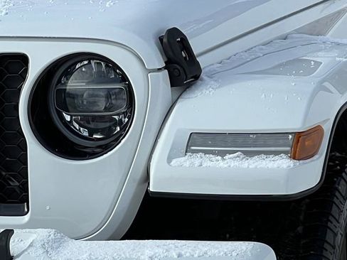 Used 2021 Jeep Gladiator Overland image 40