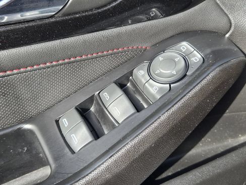 Used 2023 Chevrolet Traverse RS w/ LPO, Floor Liner Package AWD/4WD image 24