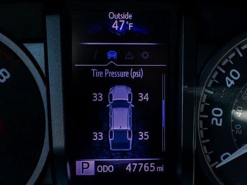 Used 2021 Toyota Tacoma TRD Off-Road image 19