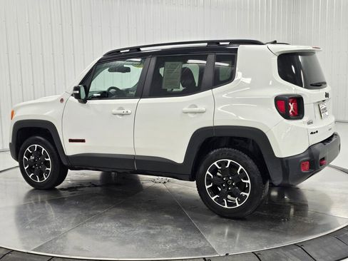 Used 2023 Jeep Renegade Trailhawk AWD/4WD image 3