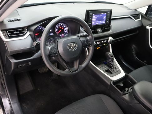 Used 2021 Toyota RAV4 LE AWD/4WD image 13