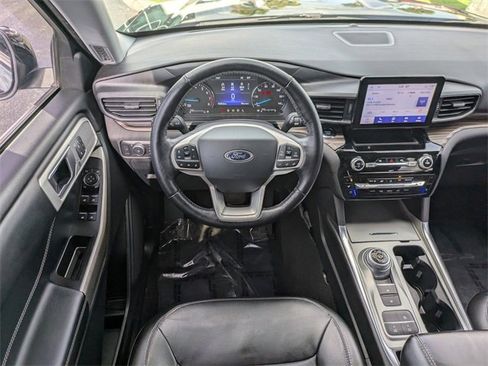 Used 2022 Ford Explorer Limited w/ Equipment Group 301A image 21
