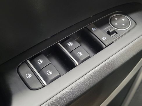 Used 2025 Kia Soul LX FWD image 27