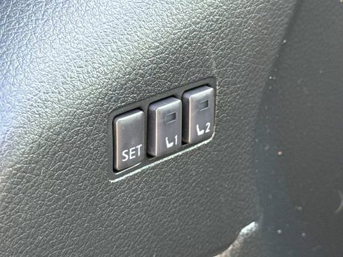 Used 2017 Nissan Rogue SL w/ SL Premium Package FWD image 22