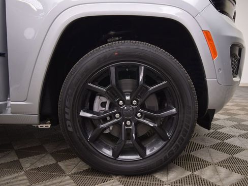 New 2025 Jeep Grand Cherokee Limited 4xe image 9