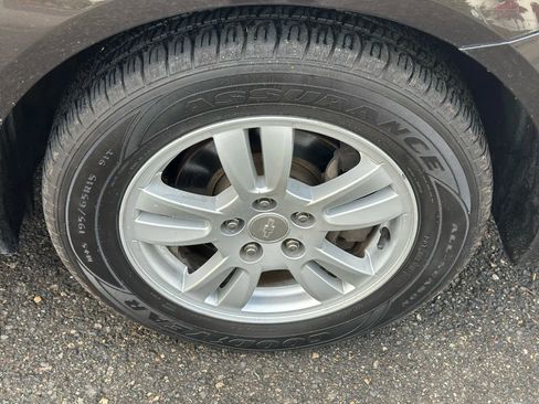 Used 2015 Chevrolet Sonic LT image 23