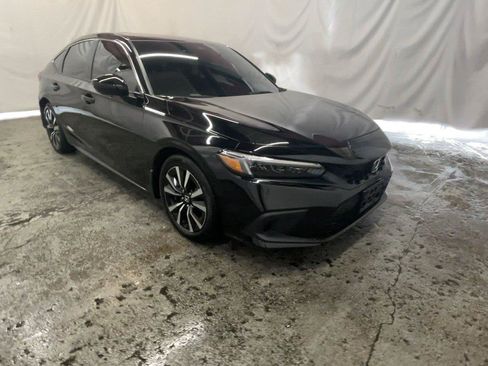 Used 2024 Honda Civic EX-L image 2