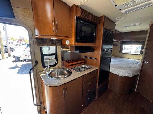 Used 2013 Mercedes-Benz Sprinter 3500 image 25