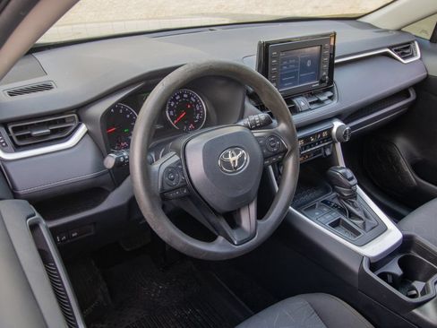 Used 2021 Toyota RAV4 XLE FWD image 12