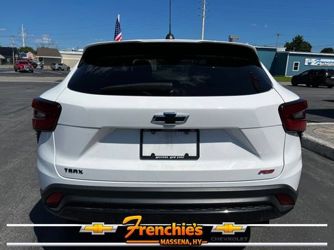 Used 2024 Chevrolet Trax RS FWD image 4