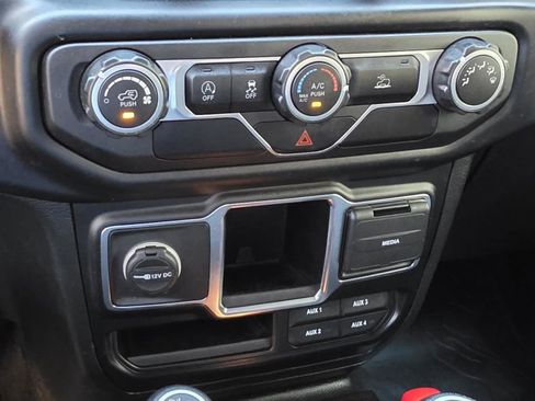 Used 2021 Jeep Gladiator Sport image 17