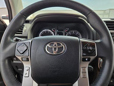 Used 2022 Toyota 4Runner Limited AWD/4WD image 24