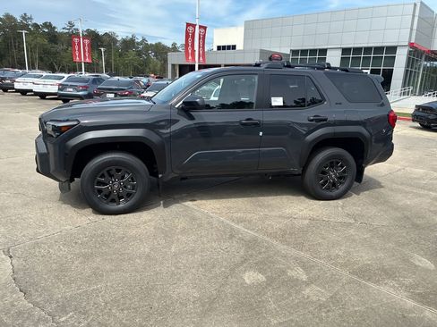 New 2026 Toyota 4Runner SR5 AWD/4WD image 2