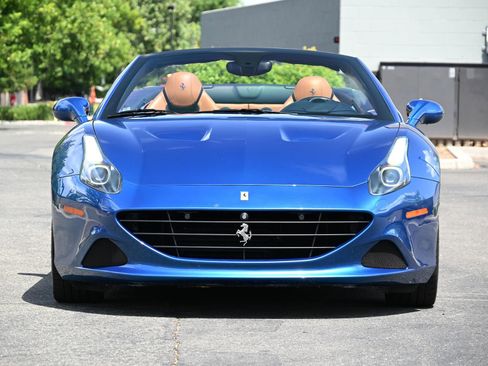 Used 2015 Ferrari California T RWD image 15